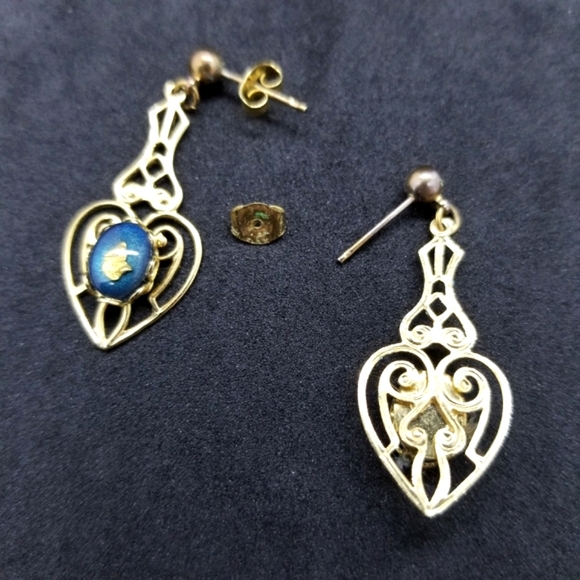 Knotwork heart blue stone earrings - Picture 7 of 7